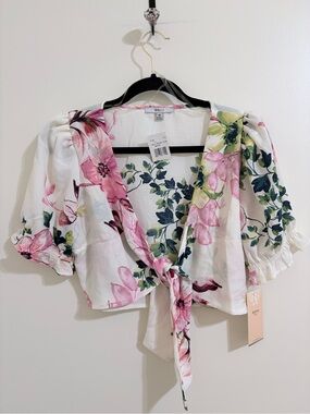 Blashe White Floral Tie-Front Puff Sleeve Crop Top and Short Set